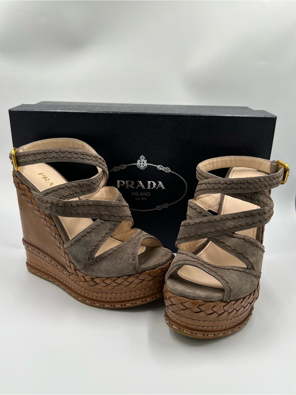 Auth Prada Taupe Suede platform woven sandal brown leather wedge heels 38 7.5 8